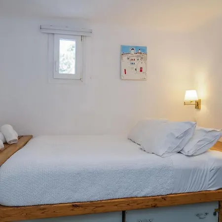 Serenity - Traditional House With Stunning Sea View