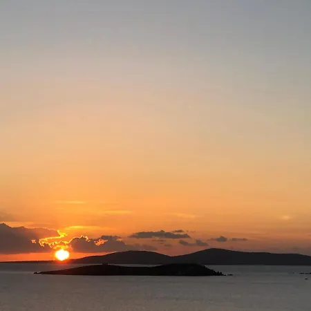 Serenity - Traditional House With Stunning Sea View בית נופש *