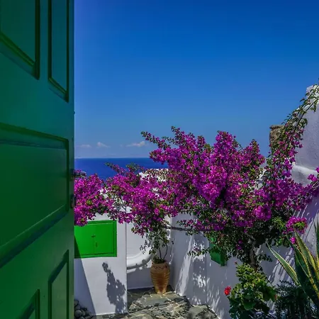 Serenity - Traditional House With Stunning Sea View *